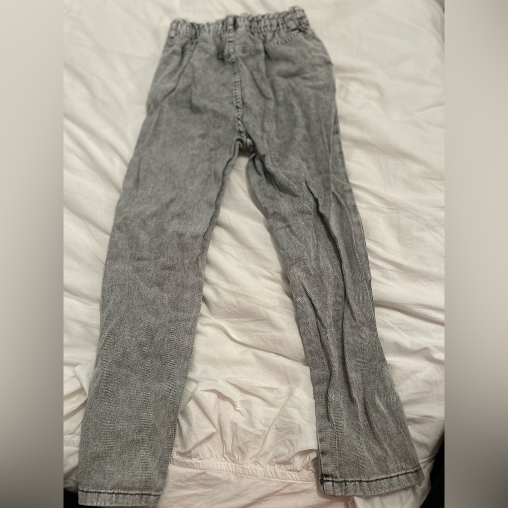 H&M “Relaxed Elastic Waist, High Waist” Jeans